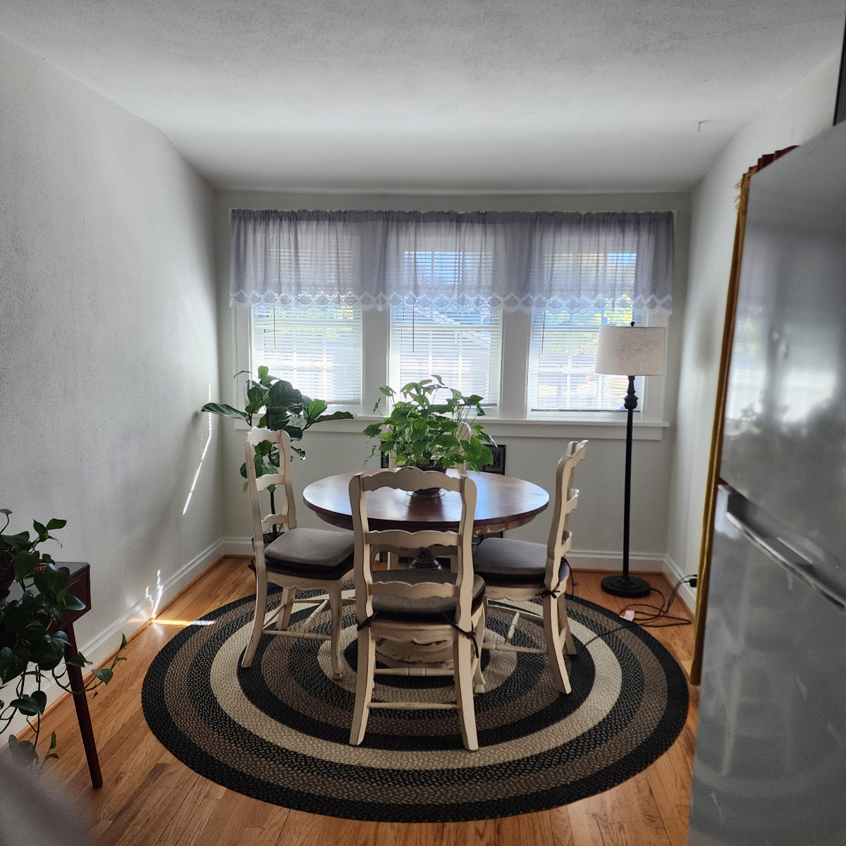 1 Bedroom Apt Near Downtown - Photo 4