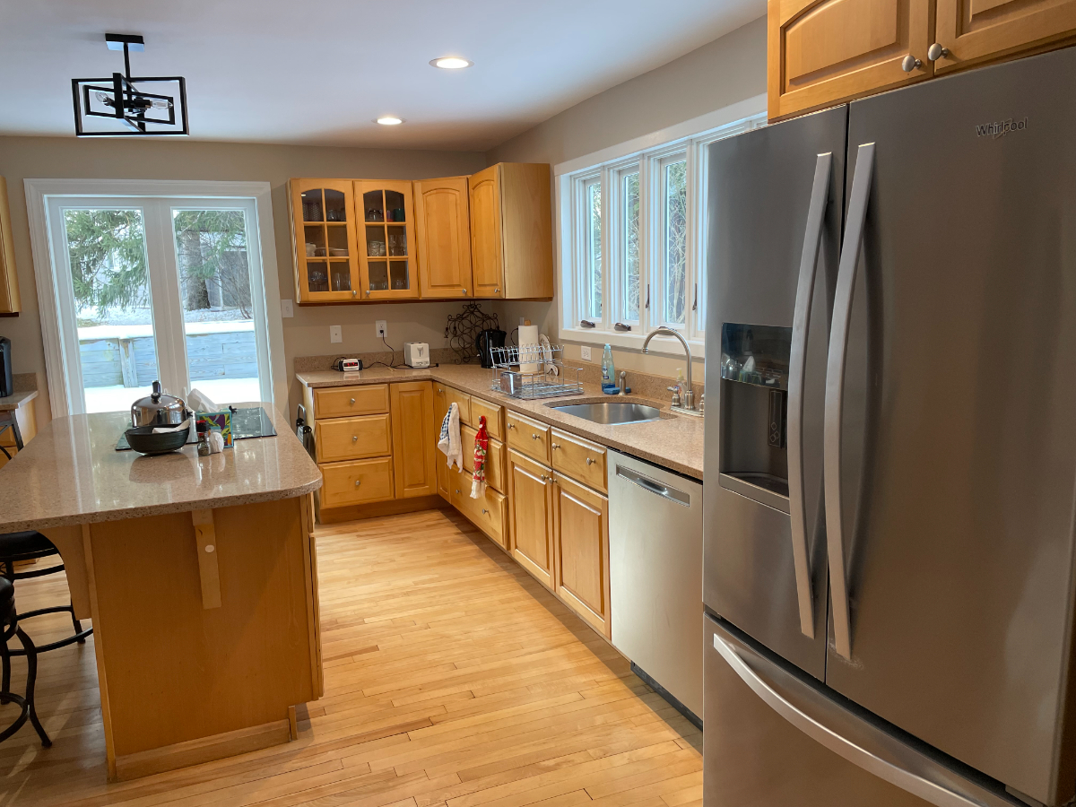 3 Bedroom Lakefront Home - Photo 6