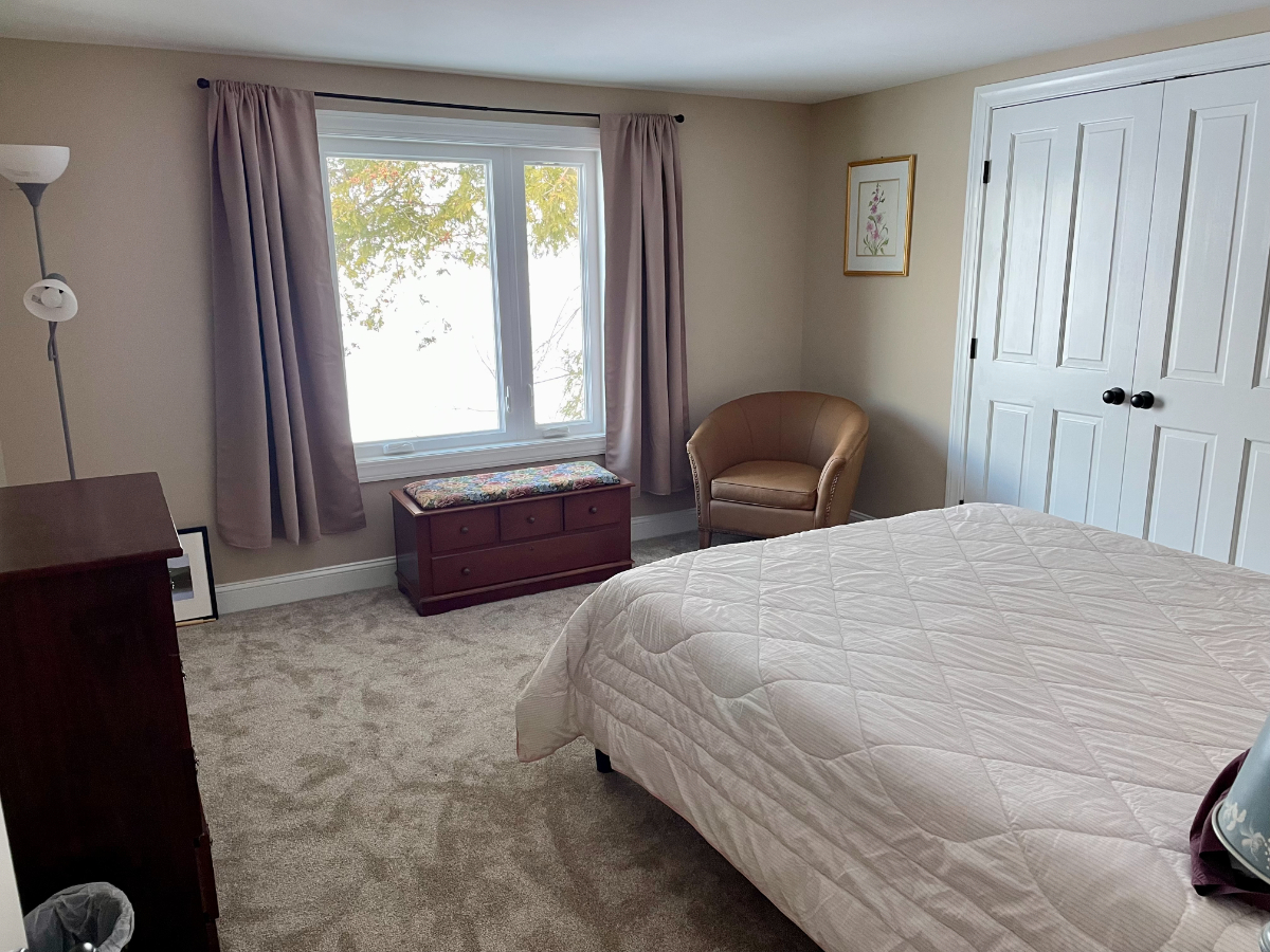 3 Bedroom Lakefront Home - Photo 12