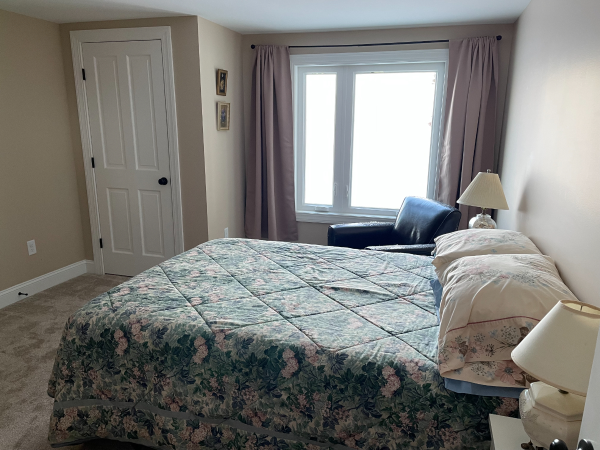3 Bedroom Lakefront Home - Photo 10