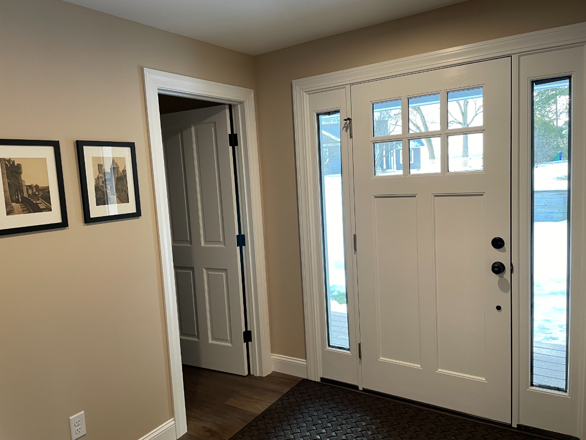3 Bedroom Lakefront Home - Photo 4