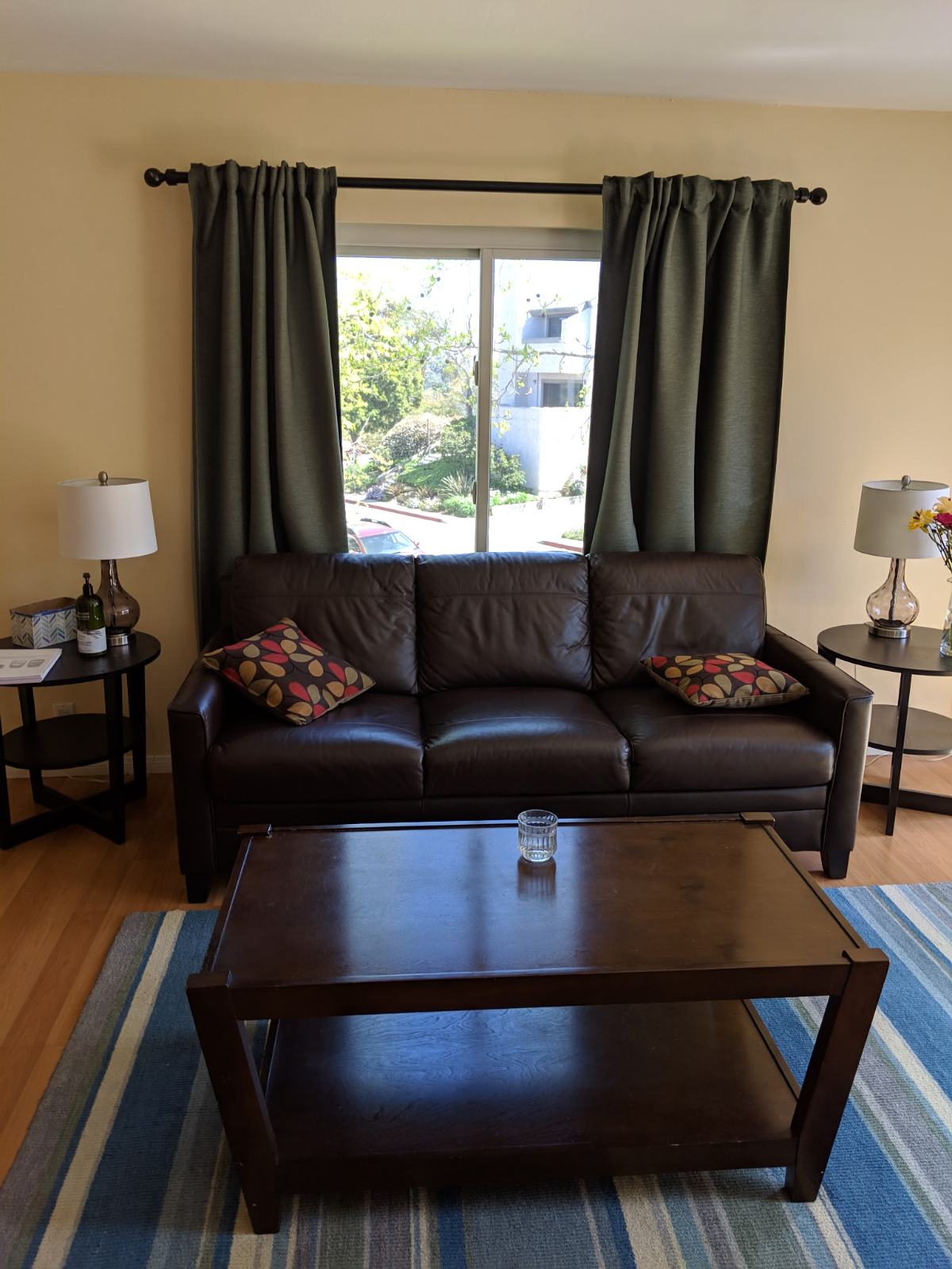 Relaxed Coastal Living With Walkable Convenience and Loft-Style Comfort - Photo 2