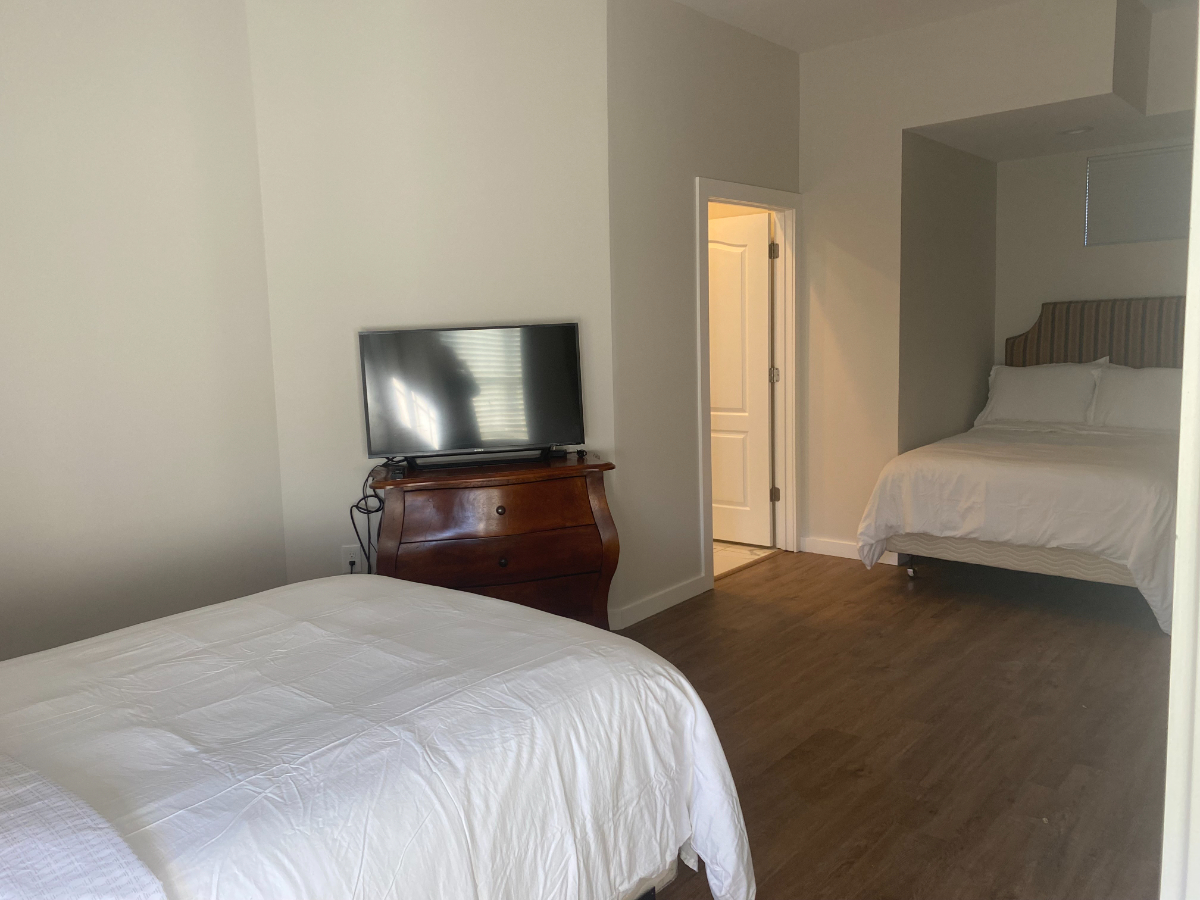 Parkville Golf Lodge Apartment - Photo 6