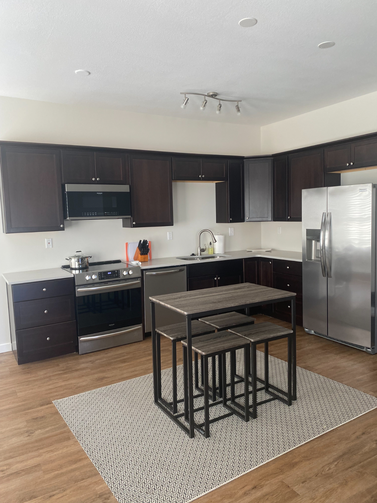Parkville Golf Lodge Apartment - Photo 3