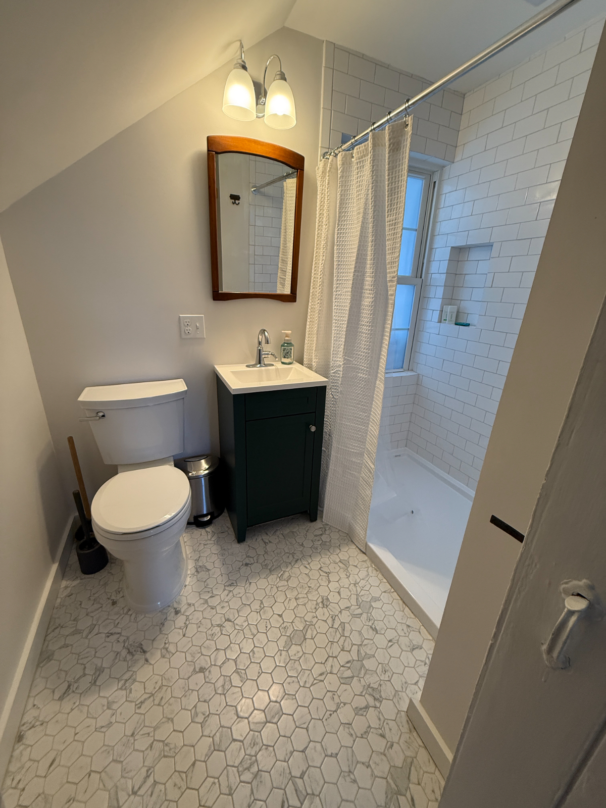 Utilities Included in a Cozy Winooski 1 Bedroom - Photo 7