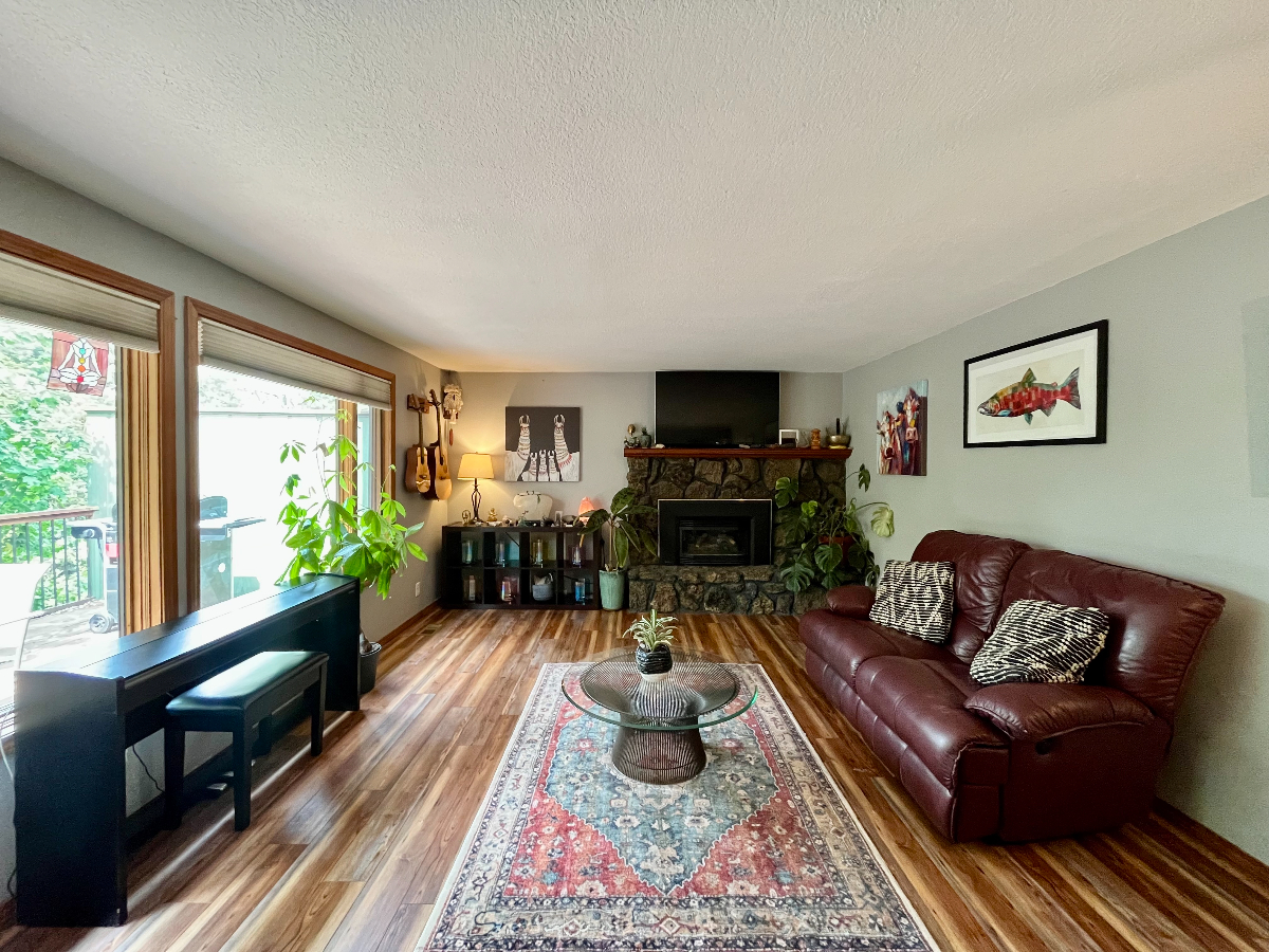 Quiet & Secluded Midtown Furnished Home in Bend - Photo 1