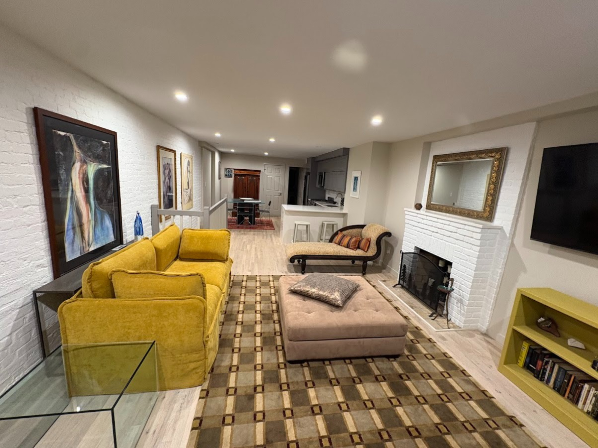 High End Furnished One Bedroom With Private Entrance Near Harlem Shopping, Transit, And Dining - Photo 1
