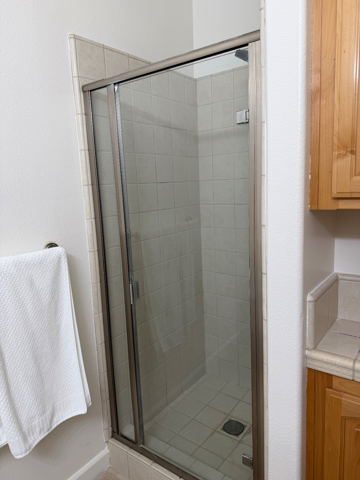 Private Furnished Room with Ensuite & All Utilities With Easy Downtown Access - Photo 3