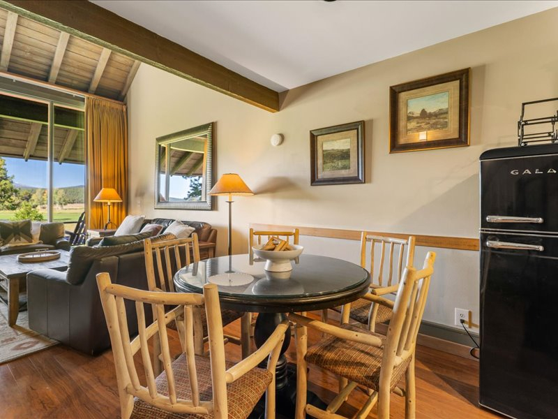 LOCATION is perfect - 3bd/4fullbth/3fireplace in Sunriver Resort - Photo 5