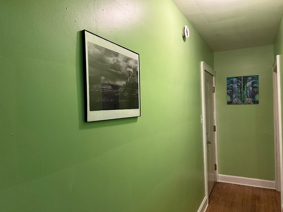 Cozy Apartment Above Local Coffee Shop - Photo 5