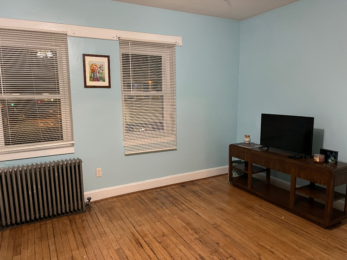 Cozy Apartment Above Local Coffee Shop - Photo 9