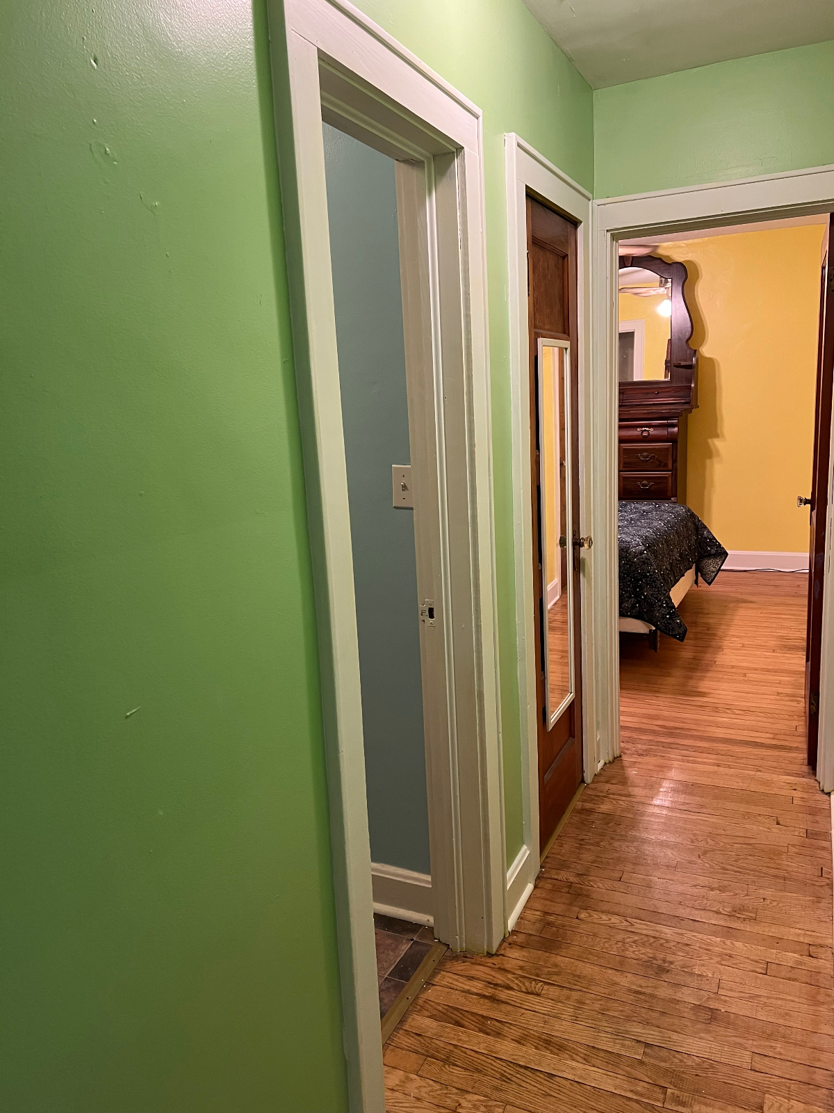 Cozy Apartment Above Local Coffee Shop - Photo 10