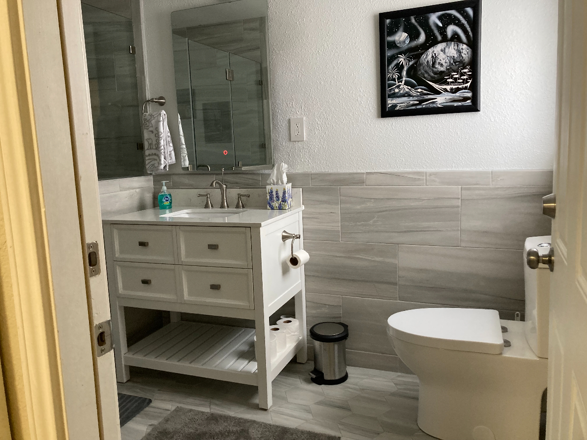 Inviting Apartment w/ Private Entry Near Hospitals - Photo 6