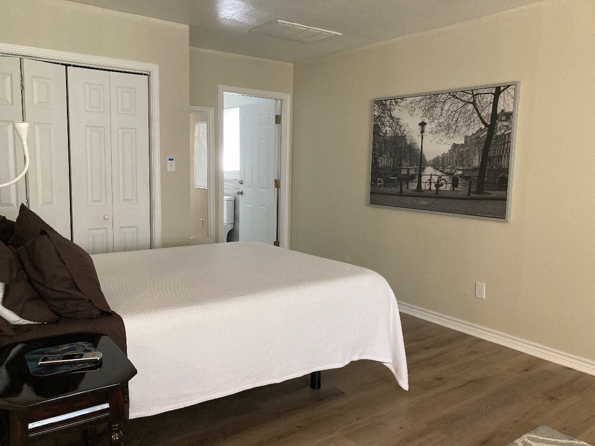 Inviting Apartment w/ Private Entry Near Hospitals - Photo 9