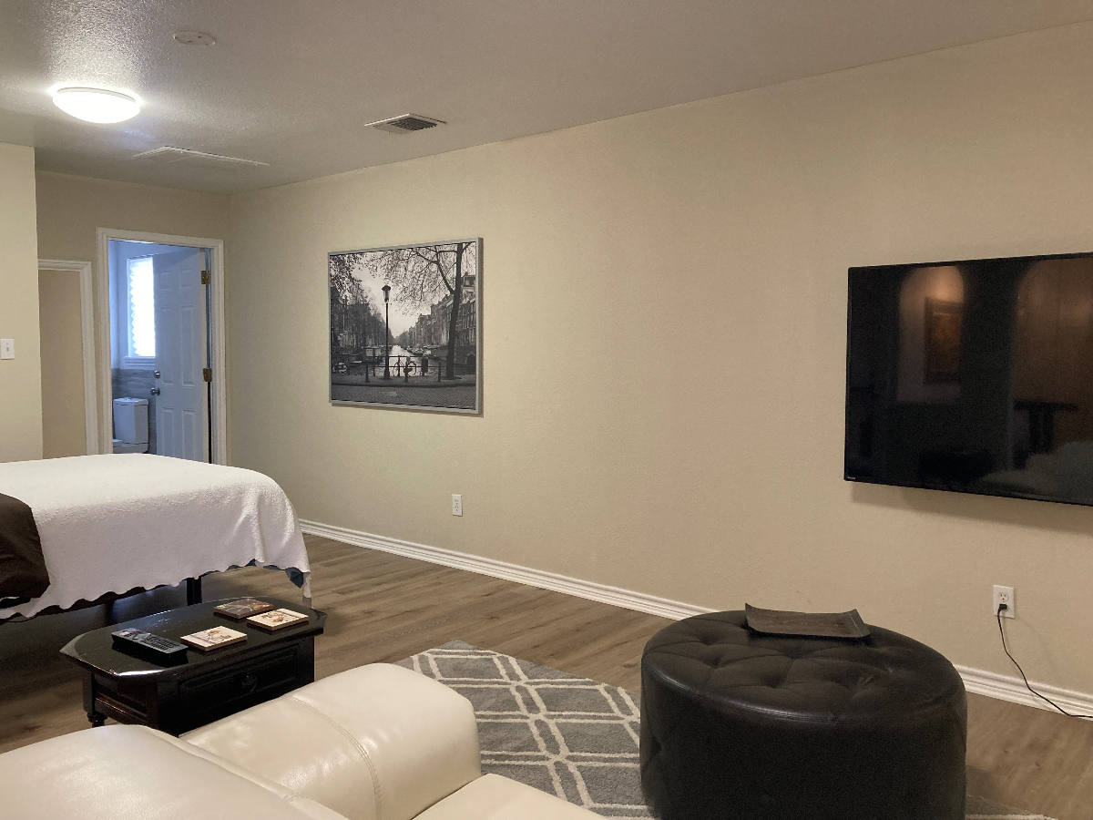 Inviting Apartment w/ Private Entry Near Hospitals - Photo 10