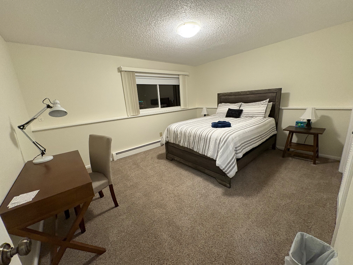 Spacious Room with Garage Parking in Safe Neighborhood - Photo 2