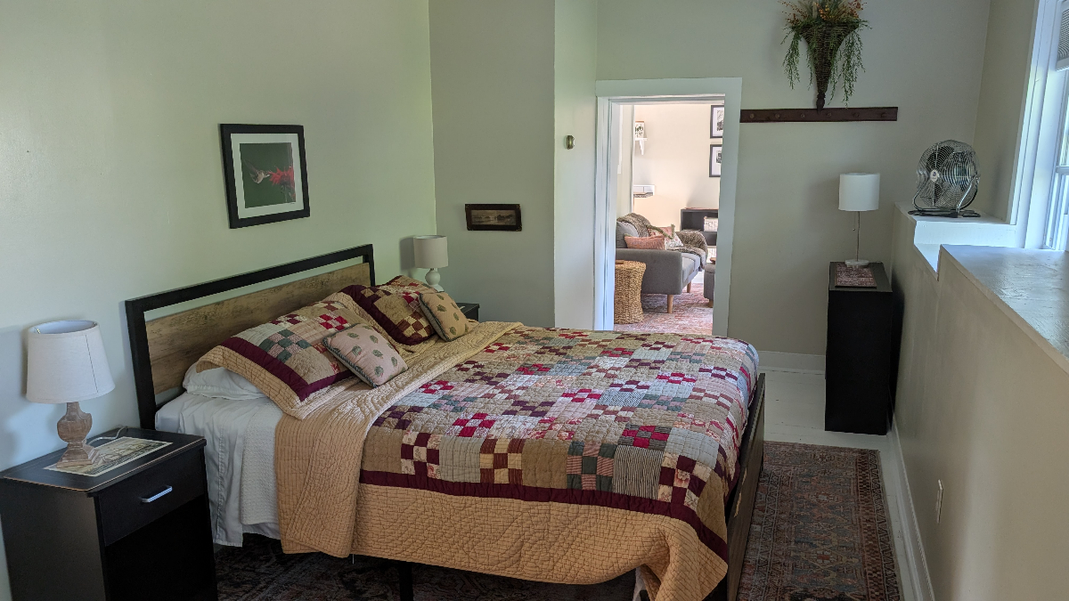 Cozy Country Apartment - Photo 2