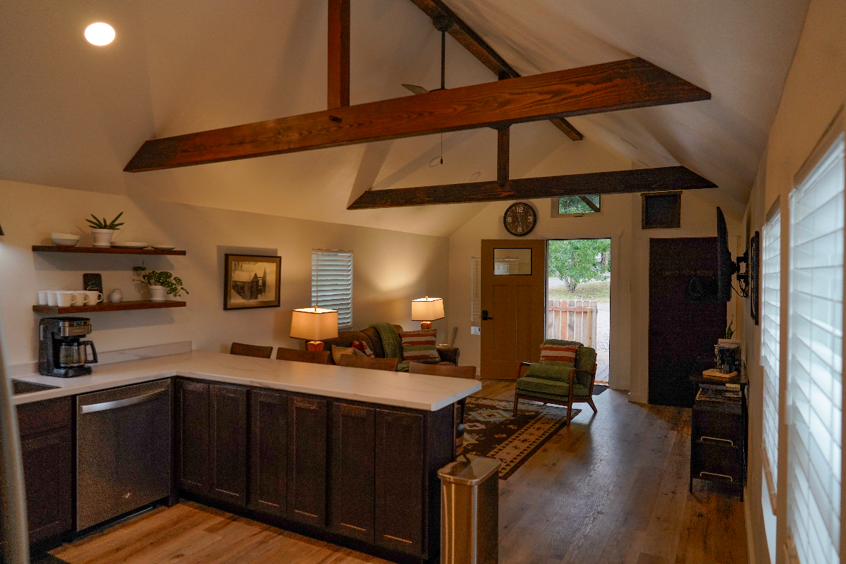 Cozy cabin between Lander and Riverton - Photo 6