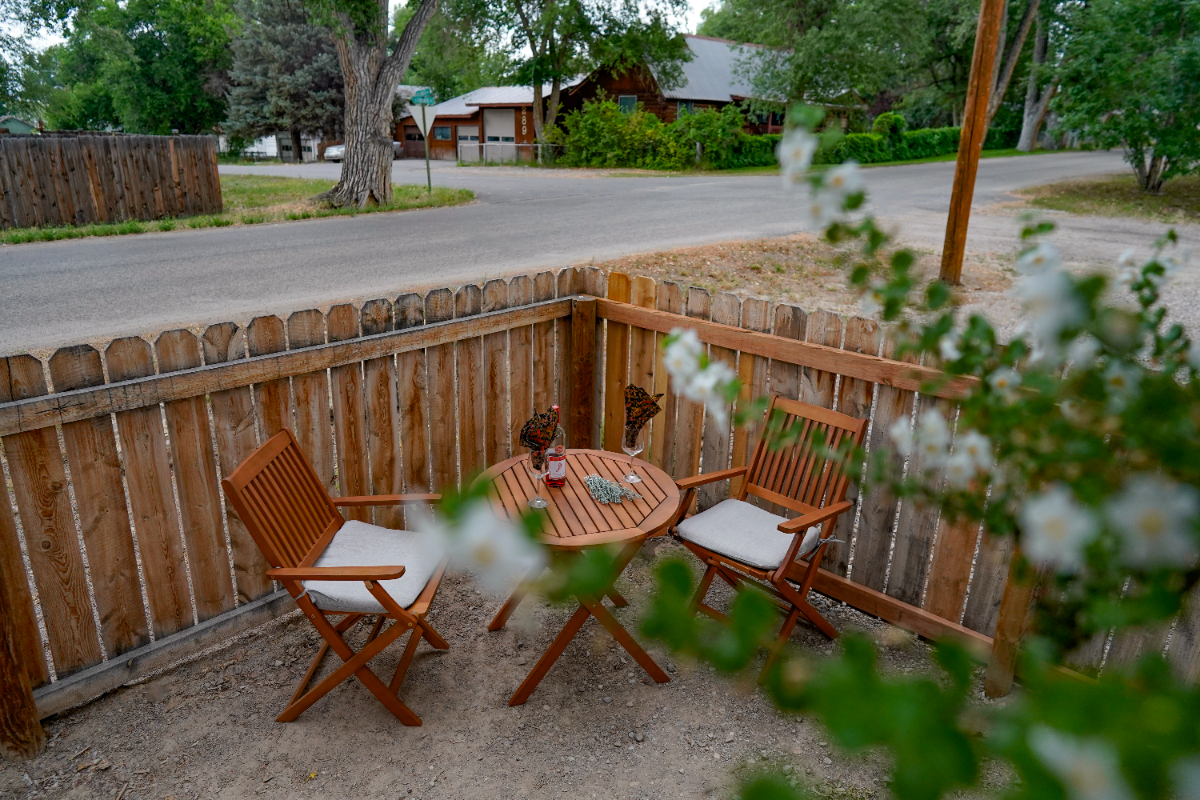 Cozy cabin between Lander and Riverton - Photo 4