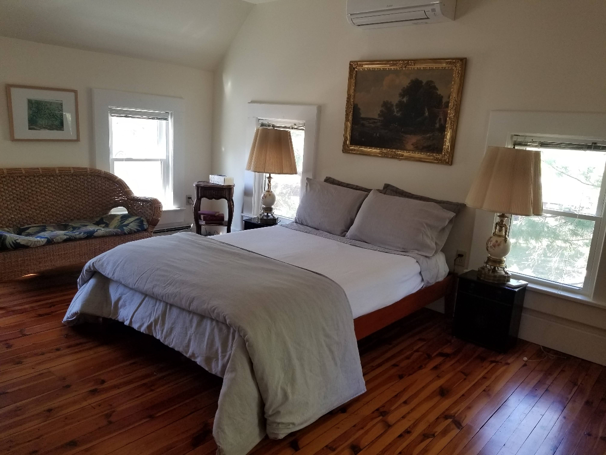 Sweet Charming Old Farmhouse - Photo 9