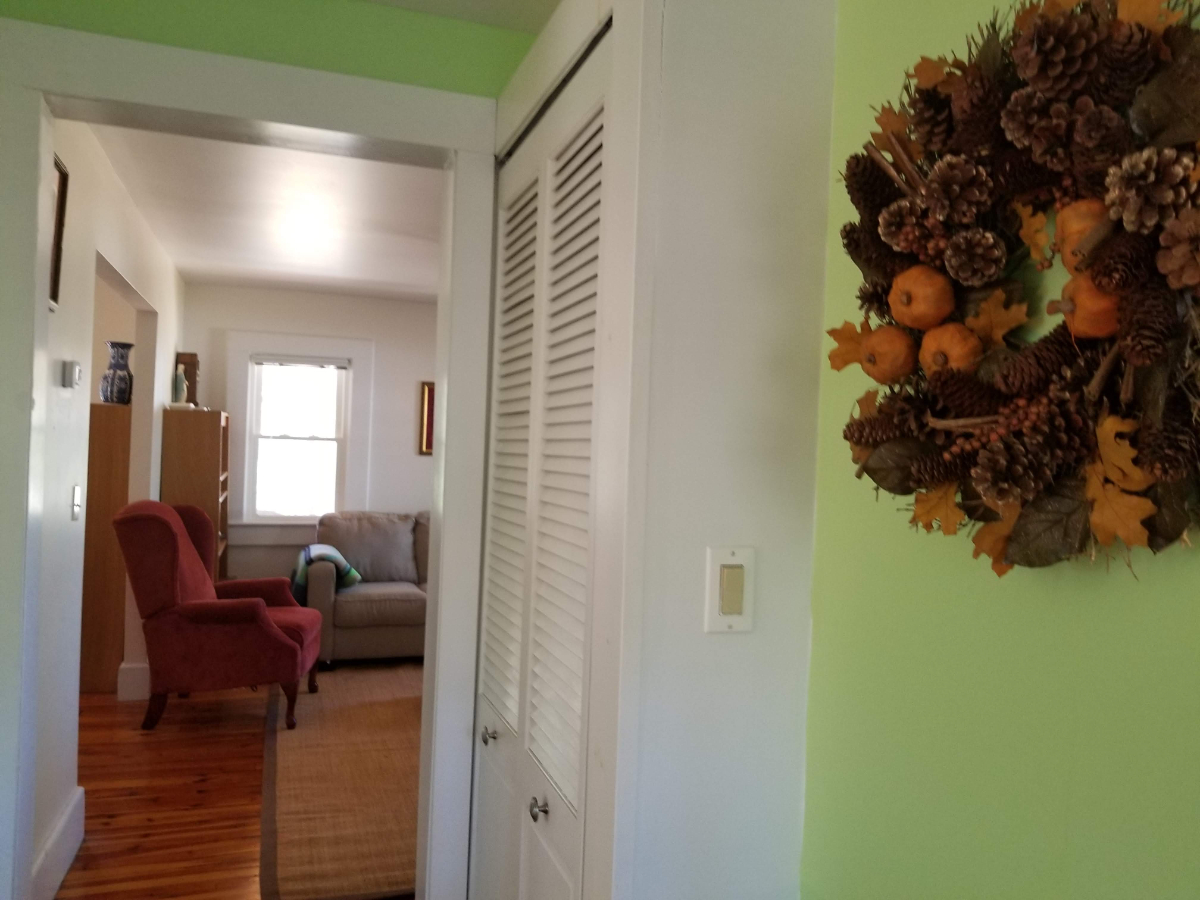 Sweet Charming Old Farmhouse - Photo 7