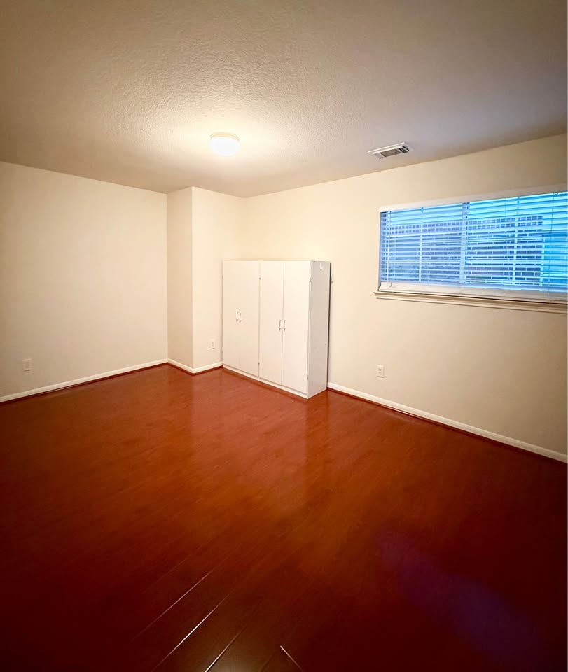 Spacious Home in Houston - Photo 8
