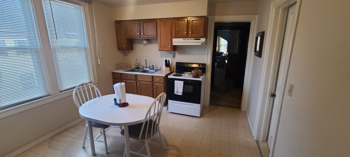 Quiet and Spacious 1BR Apartment w/ Private Office Only Five Minutes from Buffalo Medical Corridor - Photo 9