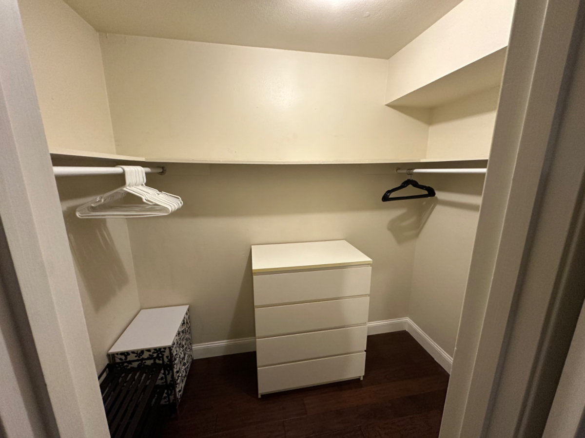 Comfortable San Jose condo with resort amenities, patio, pool, gym & easy Bay Area access. Utilities Wifi Included - Photo 6