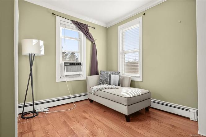 1st Floor - Photo 12
