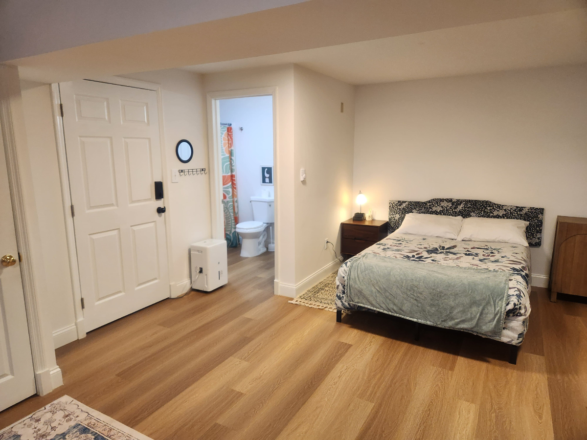 Buttercup Room at 31 Cabinetmaker Ln - Photo 3