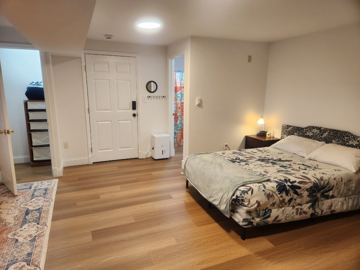 Buttercup Room at 31 Cabinetmaker Ln - Photo 4