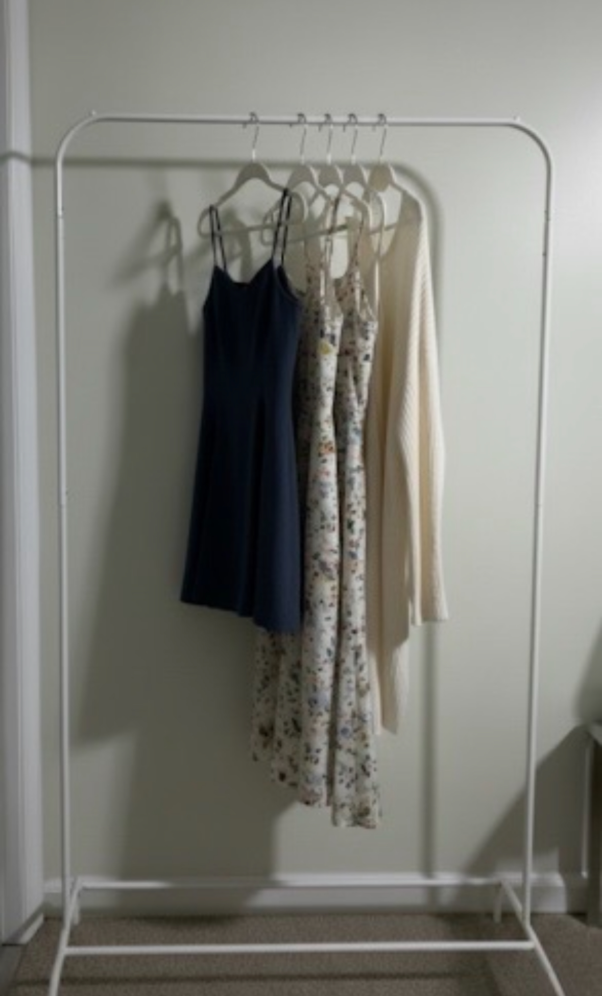 Spacious Primary Bedroom with En Suite Bathroom, Laundry, and Parking in Quiet Condo Complex - Photo 8