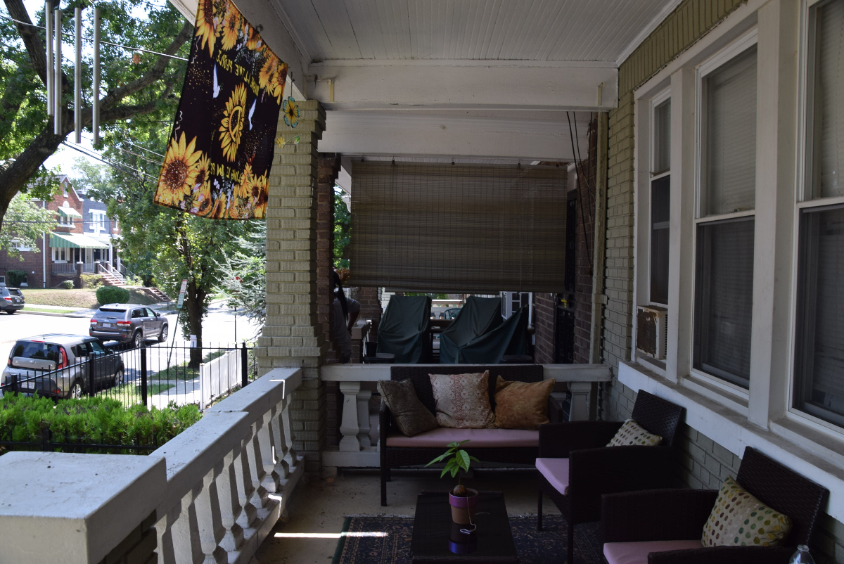 Bright and Sunny Fully-Furnished Bedroom in Great Petworth Townhouse - Photo 10