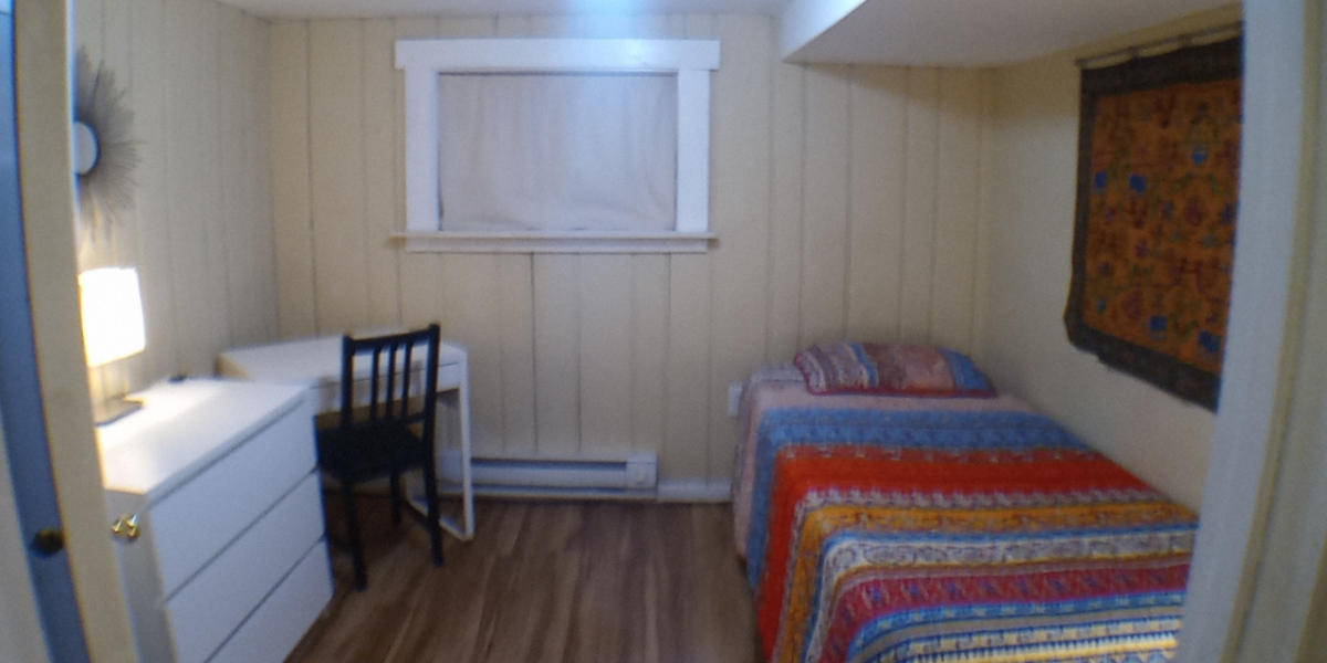 Bright and Sunny Fully-Furnished Bedroom in Great Petworth Townhouse - Photo 8
