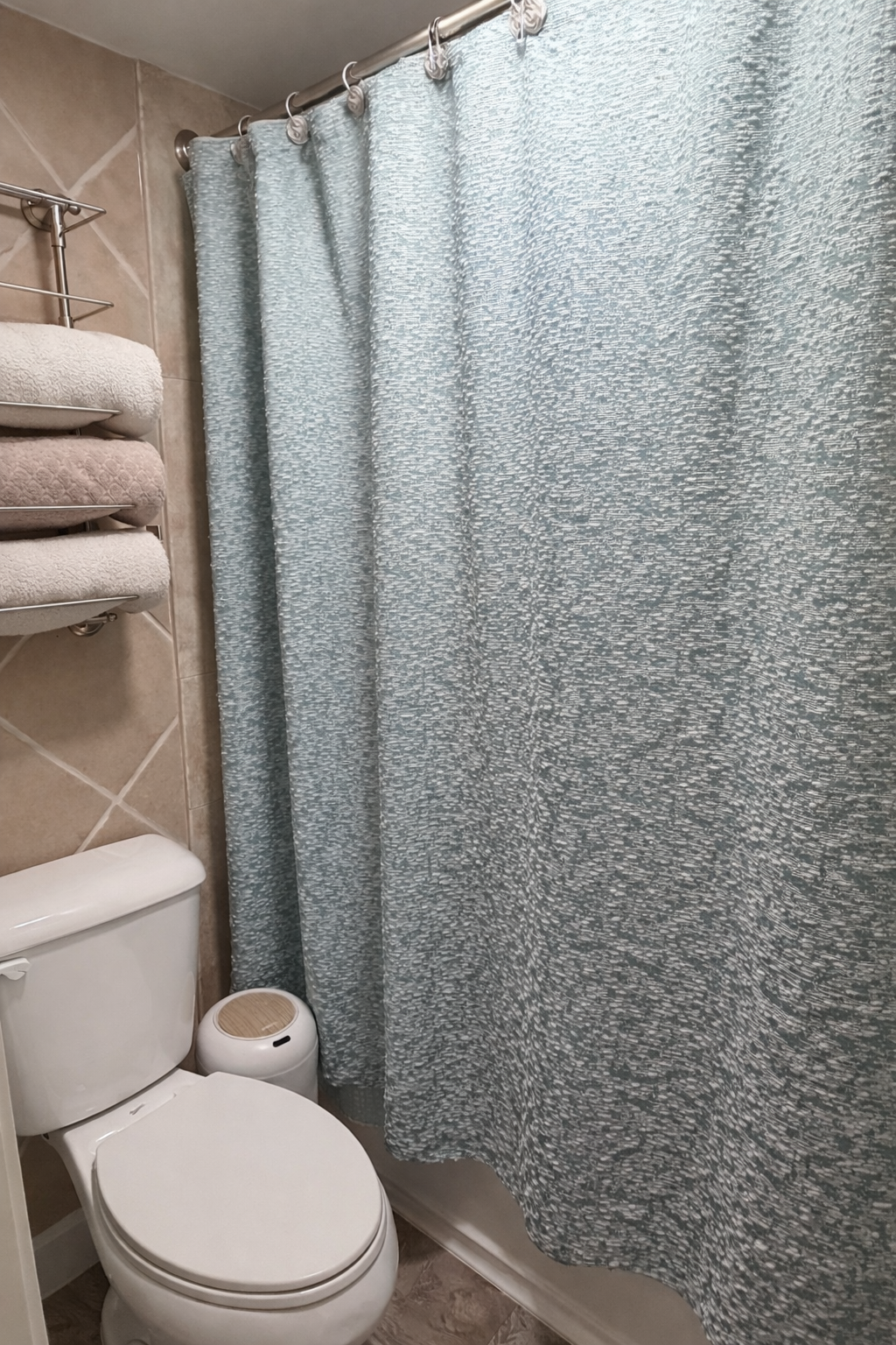 Cozy Condo - Photo 2