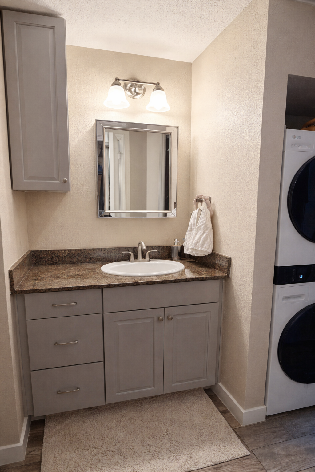 Cozy Condo - Photo 3