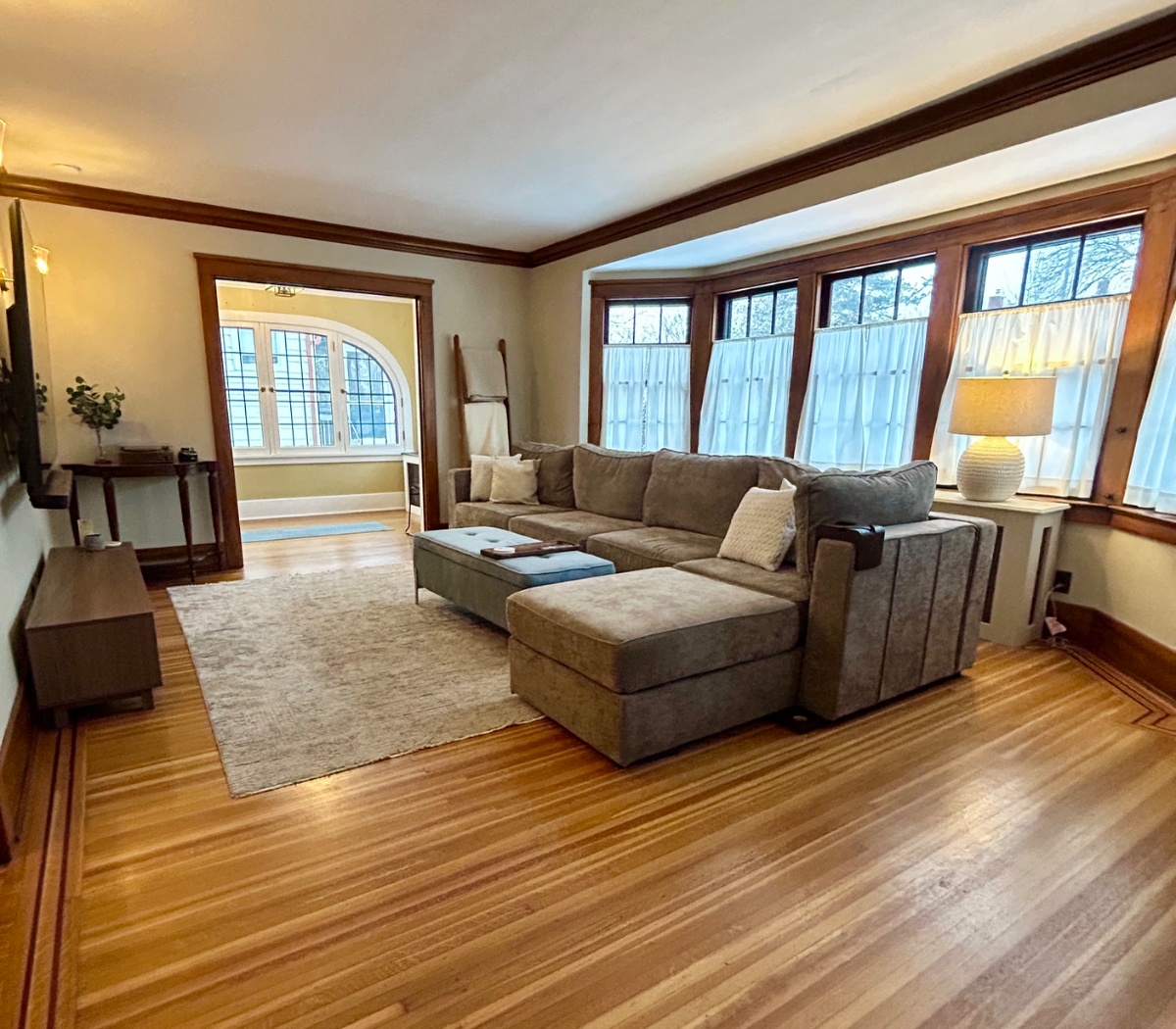 Beautiful 2 BR Home Near Hospitals (Offstreet Parking, Yard, Grill, In Unit Laundry) - Photo 3
