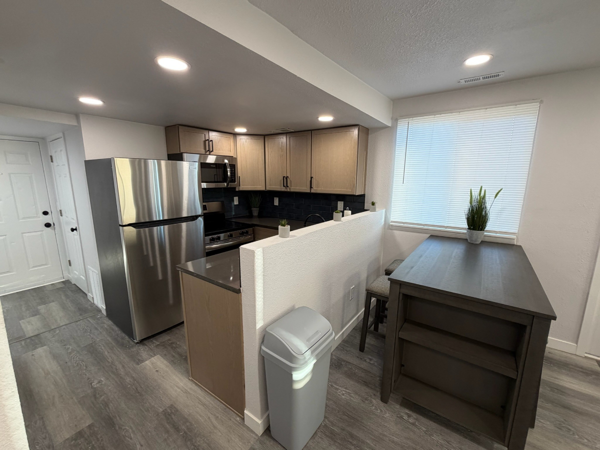 Newly Remodeled 2BR - Ideal for Travel Jobs & Corporate Stays - Photo 6