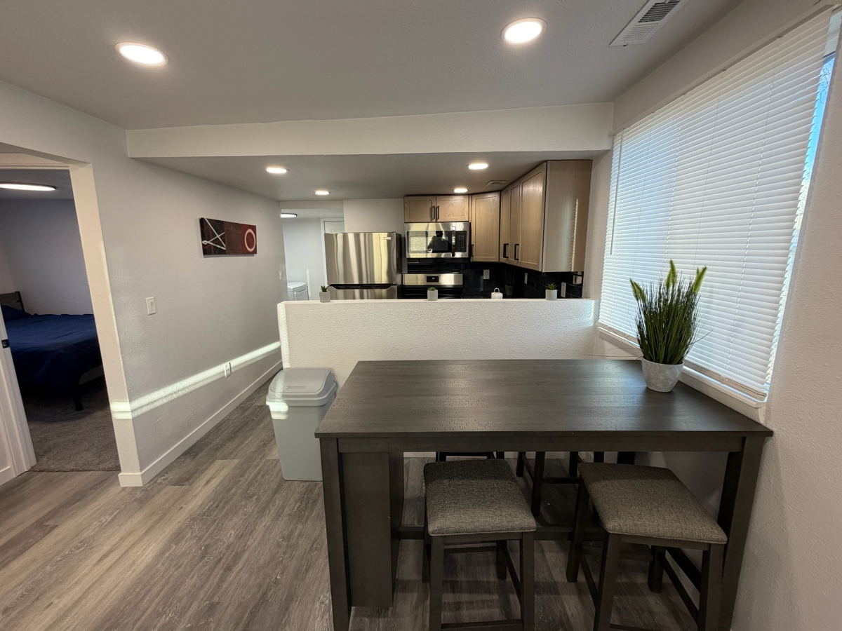 Newly Remodeled 2BR - Ideal for Travel Jobs & Corporate Stays - Photo 5