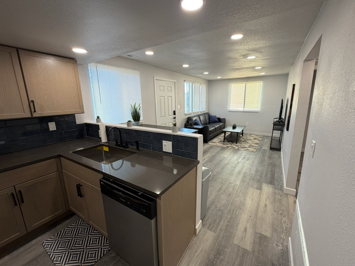 Newly Remodeled 2BR - Ideal for Travel Jobs & Corporate Stays - Photo 8