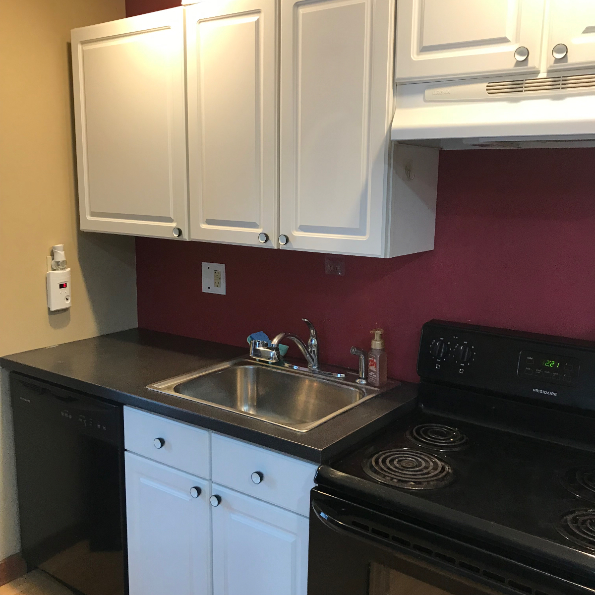 Great apartment near hospital - available Oct 1st - Photo 4