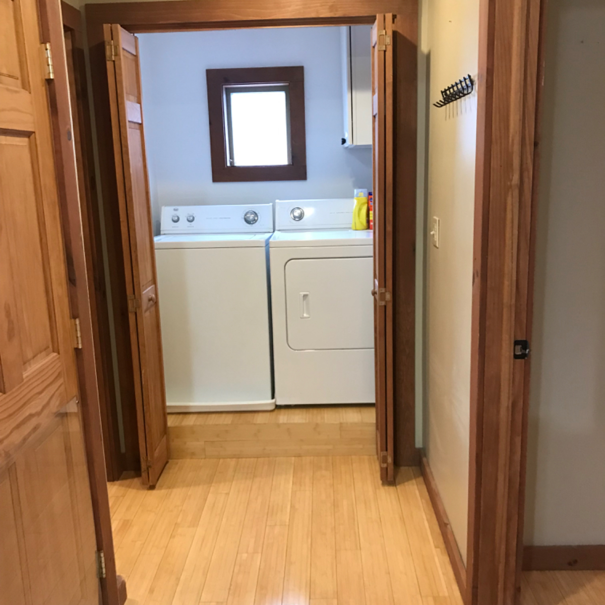Great apartment near hospital - available Oct 1st - Photo 11