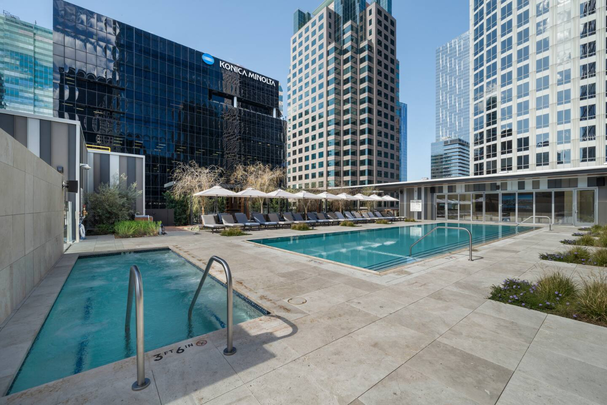 DTLA 1BR, 3-Min Walk to Metro, Pool, Parking - Photo 6