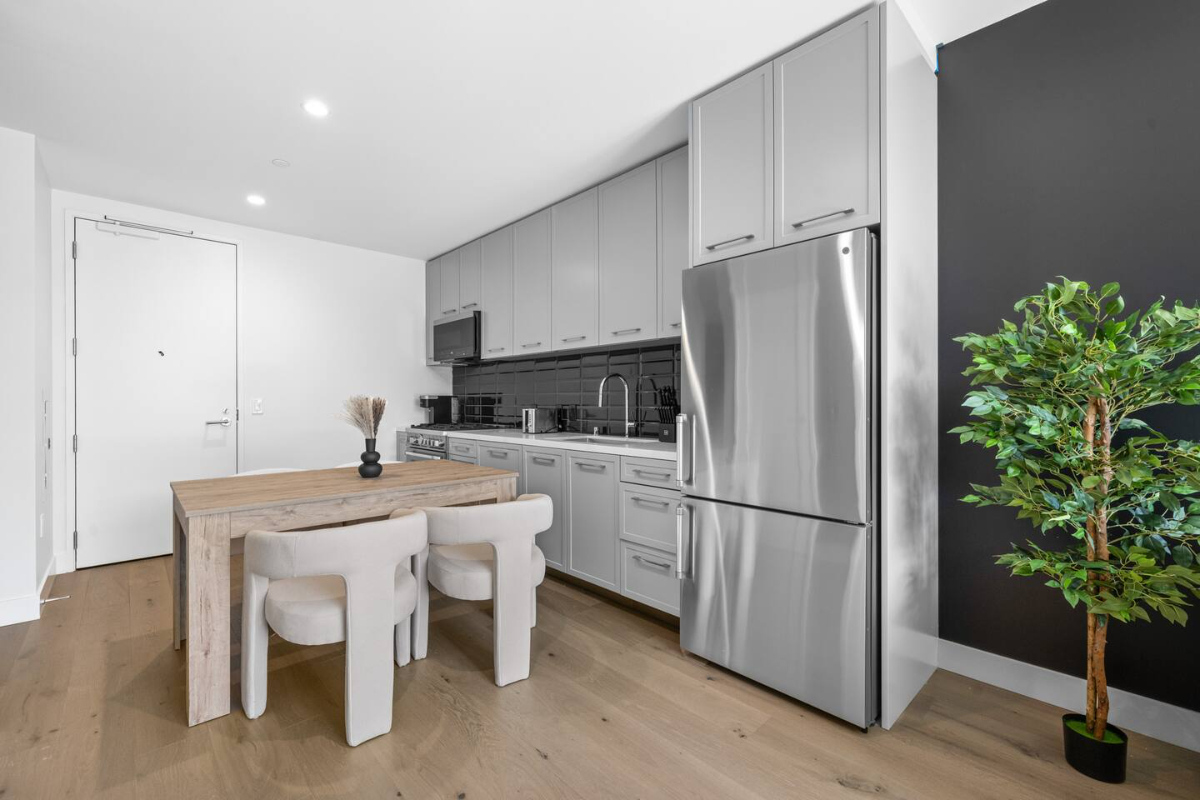 DTLA 1BR, 3-Min Walk to Metro, Pool, Parking - Photo 3