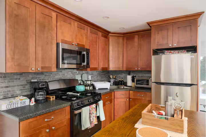 Brand-New Mountain Cabin Minutes From Ski Resorts With Cozy Living Spaces And Scenic Views - Photo 6