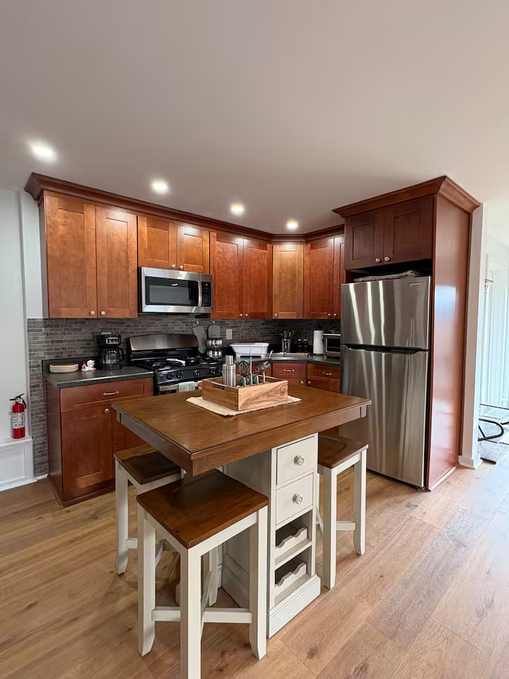 Brand-New Mountain Cabin Minutes From Ski Resorts With Cozy Living Spaces And Scenic Views - Photo 8