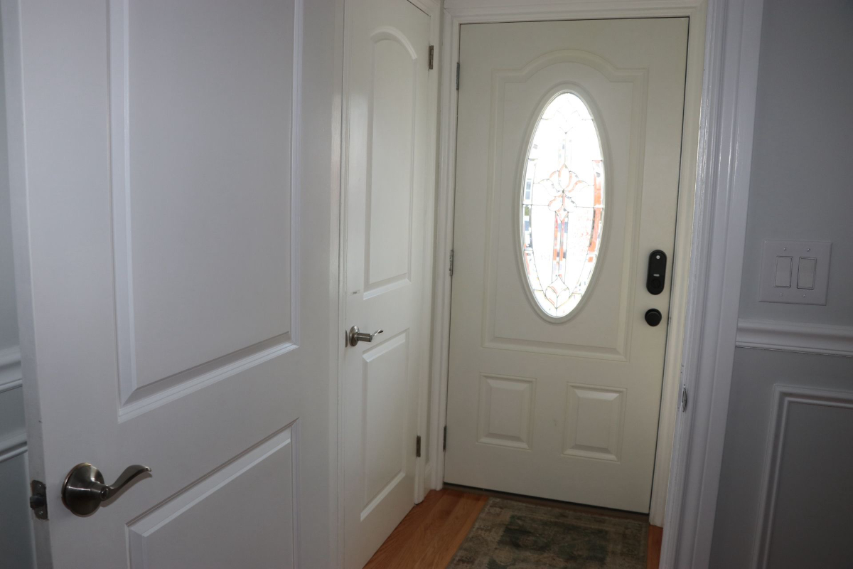 Beautiful and Elegant 2 Bedroom Apartment in the heart of Uniondale - Photo 3