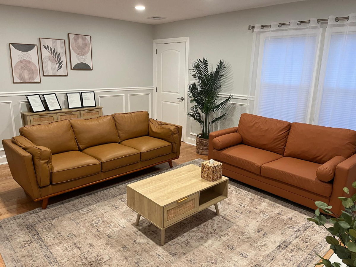 Beautiful and Elegant 2 Bedroom Apartment in the heart of Uniondale - Photo 7