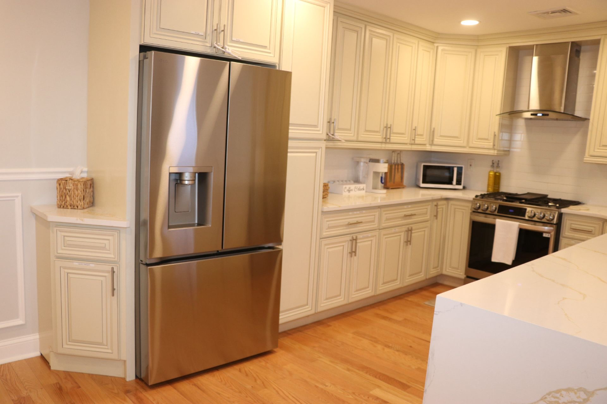 Beautiful and Elegant 2 Bedroom Apartment in the heart of Uniondale - Photo 10