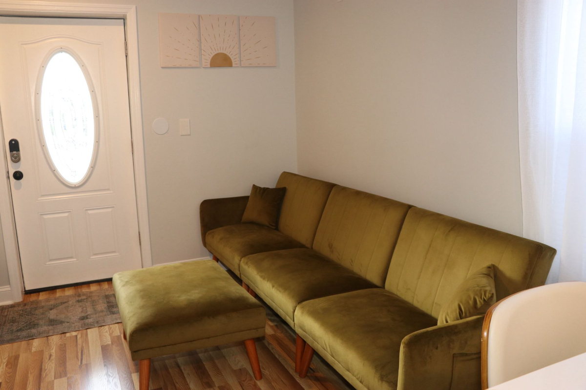 Beautiful and Elegant 3 Bedroom Apartment in the heart of Uniondale - Photo 4